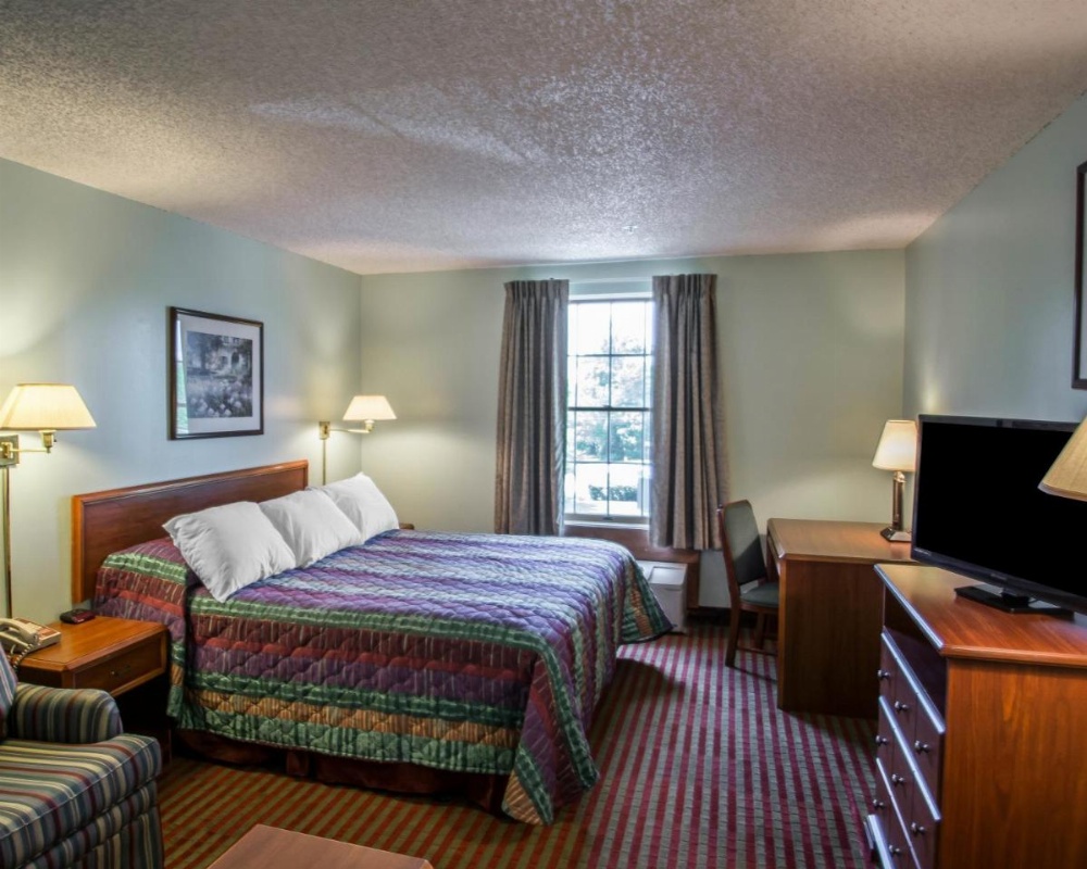 Rodeway Inn Lakeville Main image